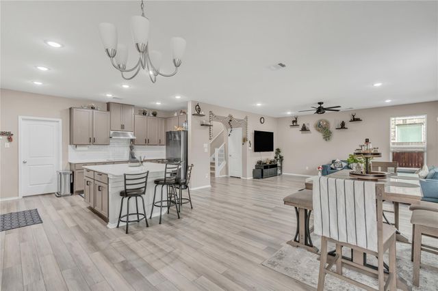 520 Ayinger LN, Austin, TX 78728
