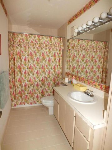 36 Danbury Court B, Royal Palm Beach, FL 33411