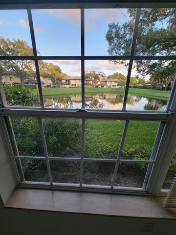 36 Danbury Court B, Royal Palm Beach, FL 33411