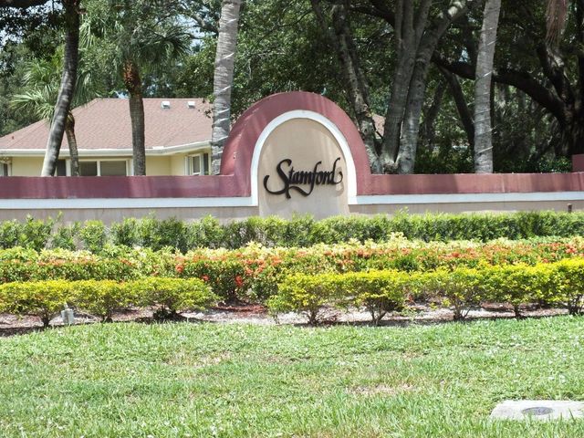 36 Danbury Court B, Royal Palm Beach, FL 33411