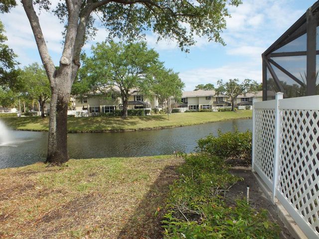 36 Danbury Court B, Royal Palm Beach, FL 33411