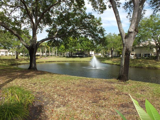 36 Danbury Court B, Royal Palm Beach, FL 33411