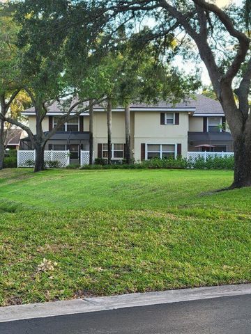 36 Danbury Court B, Royal Palm Beach, FL 33411