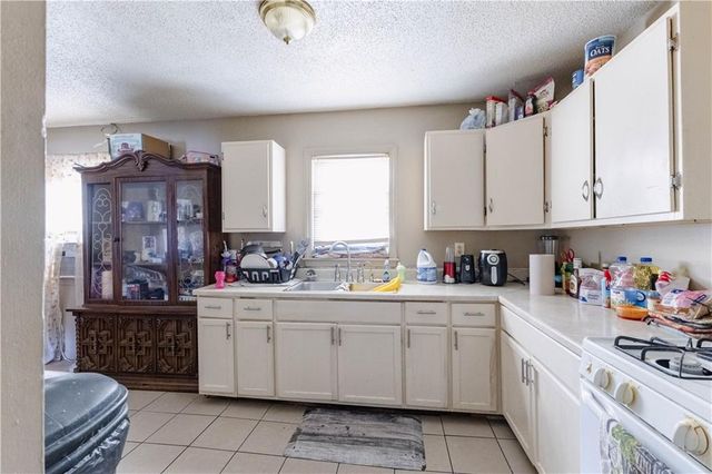 2720 N 33rd Street, Kansas City, KS 66104