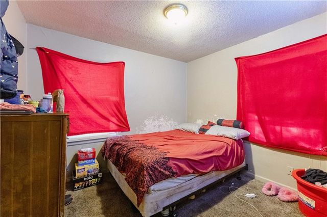2720 N 33rd Street, Kansas City, KS 66104