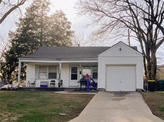 2720 N 33rd Street, Kansas City, KS 66104