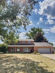 505 Parkview Drive, Columbiana, OH 44408
