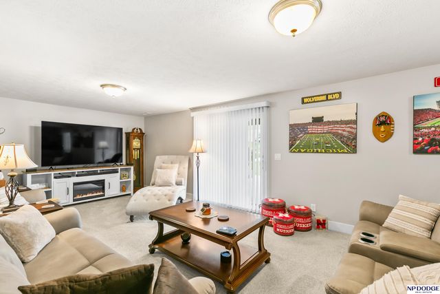 19109 Murray Trail, Gretna, NE 68028