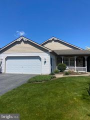 15 GREENBRIAR DRIVE, Myerstown, PA 17067