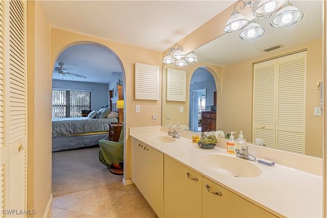 4410 Chantelle DR H-205, Naples, FL 34112