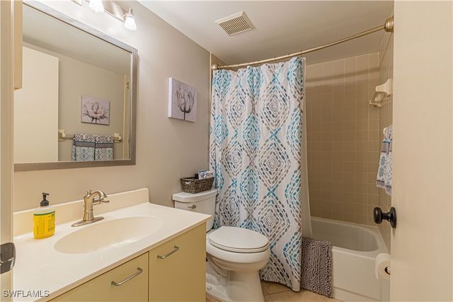 4410 Chantelle DR H-205, Naples, FL 34112