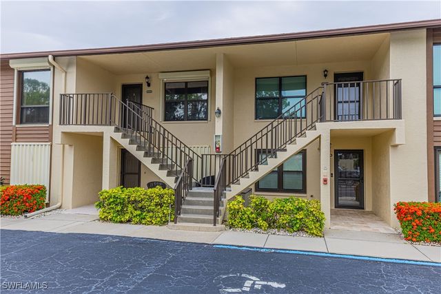 4410 Chantelle DR H-205, Naples, FL 34112