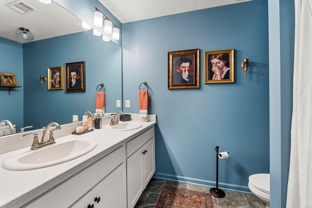 34 Red Oak Place, Smiths Station, AL 36877