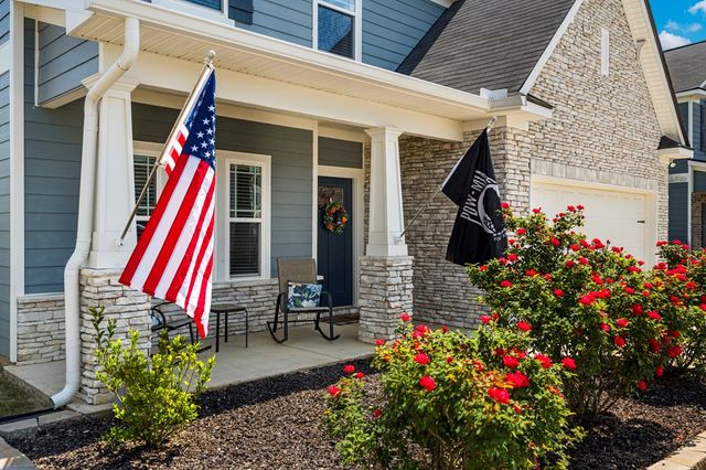 34 Red Oak Place, Smiths Station, AL 36877