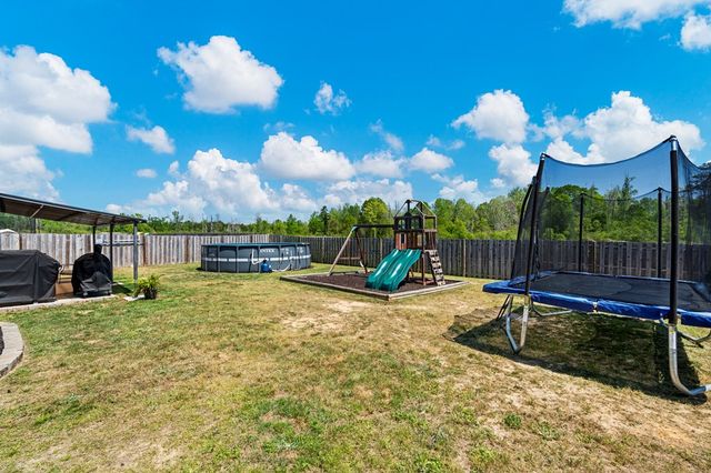 34 Red Oak Place, Smiths Station, AL 36877