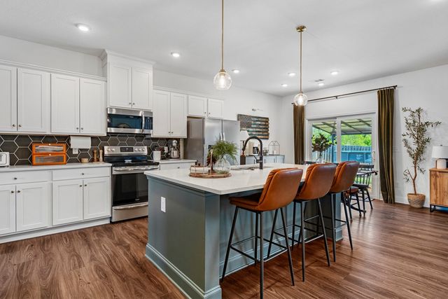 34 Red Oak Place, Smiths Station, AL 36877