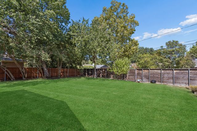 8618 Lockhaven Drive, Dallas, TX 75238