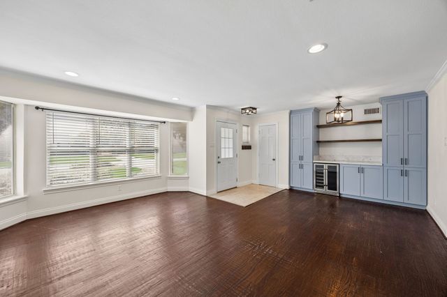 8618 Lockhaven Drive, Dallas, TX 75238