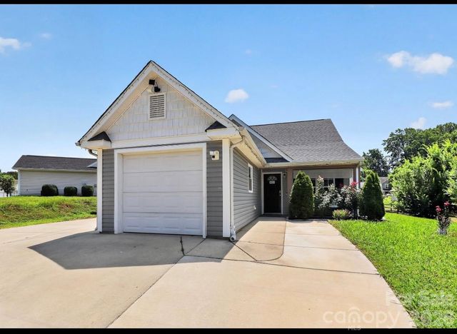 6033 Mary Blair Lane, Charlotte, NC 28214