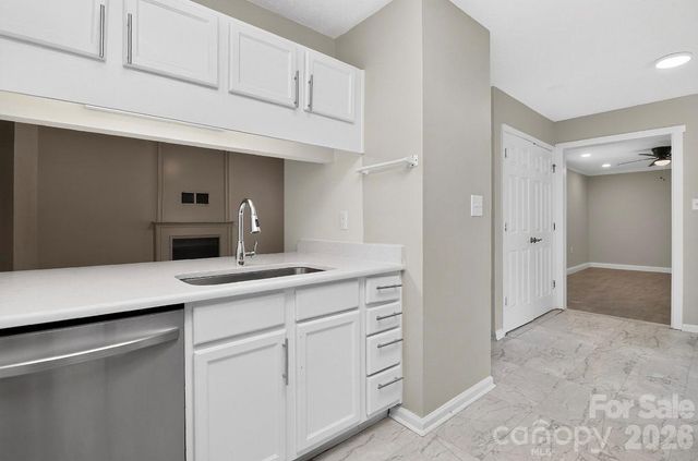 6033 Mary Blair Lane, Charlotte, NC 28214
