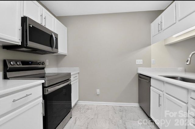 6033 Mary Blair Lane, Charlotte, NC 28214