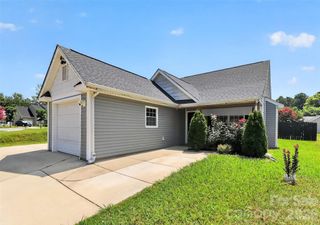 6033 Mary Blair Lane, Charlotte, NC 28214