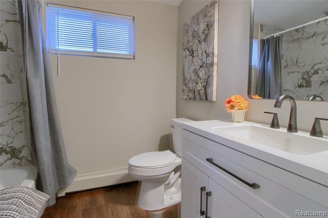 31211 Hiveley Street, Westland, MI 48186