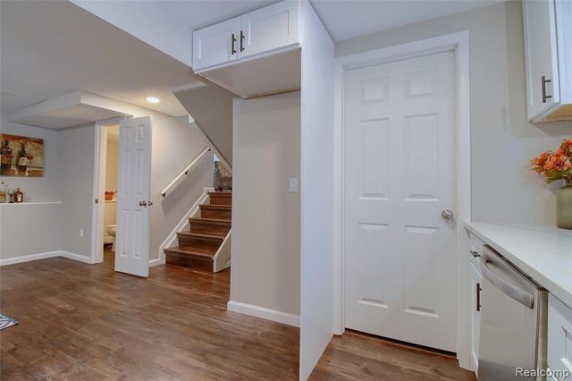 31211 Hiveley Street, Westland, MI 48186