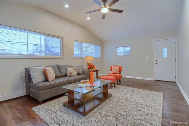 31211 Hiveley Street, Westland, MI 48186