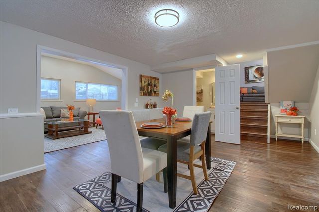 31211 Hiveley Street, Westland, MI 48186