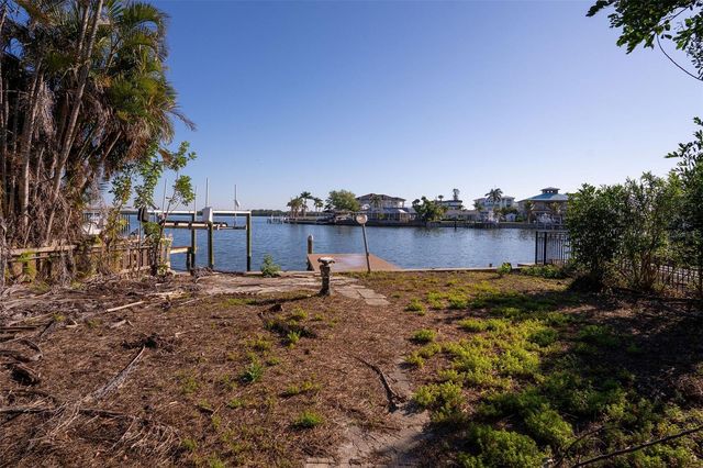 1859 BAYOU GRANDE BOULEVARD NE, St Petersburg, FL 33703