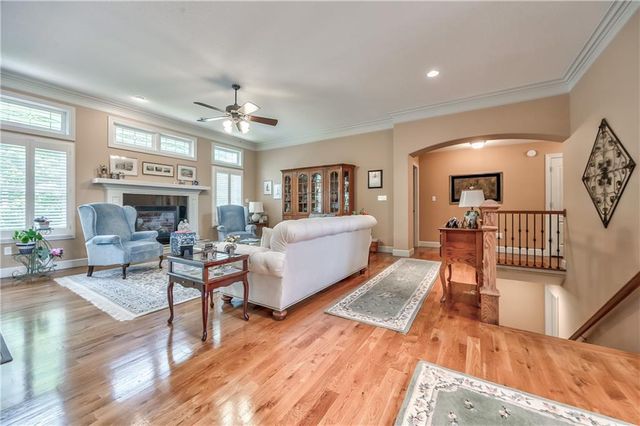 81 Continental Drive, Lansing, KS 66043