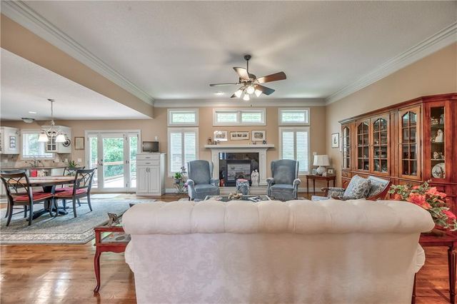81 Continental Drive, Lansing, KS 66043