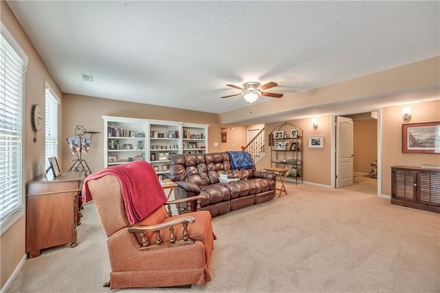 81 Continental Drive, Lansing, KS 66043