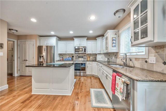 81 Continental Drive, Lansing, KS 66043