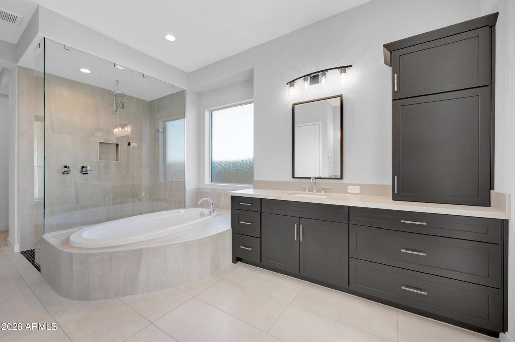 Image 11 of property listing at 20813 W MONTEBELLO Avenue, Buckeye, AZ 85396