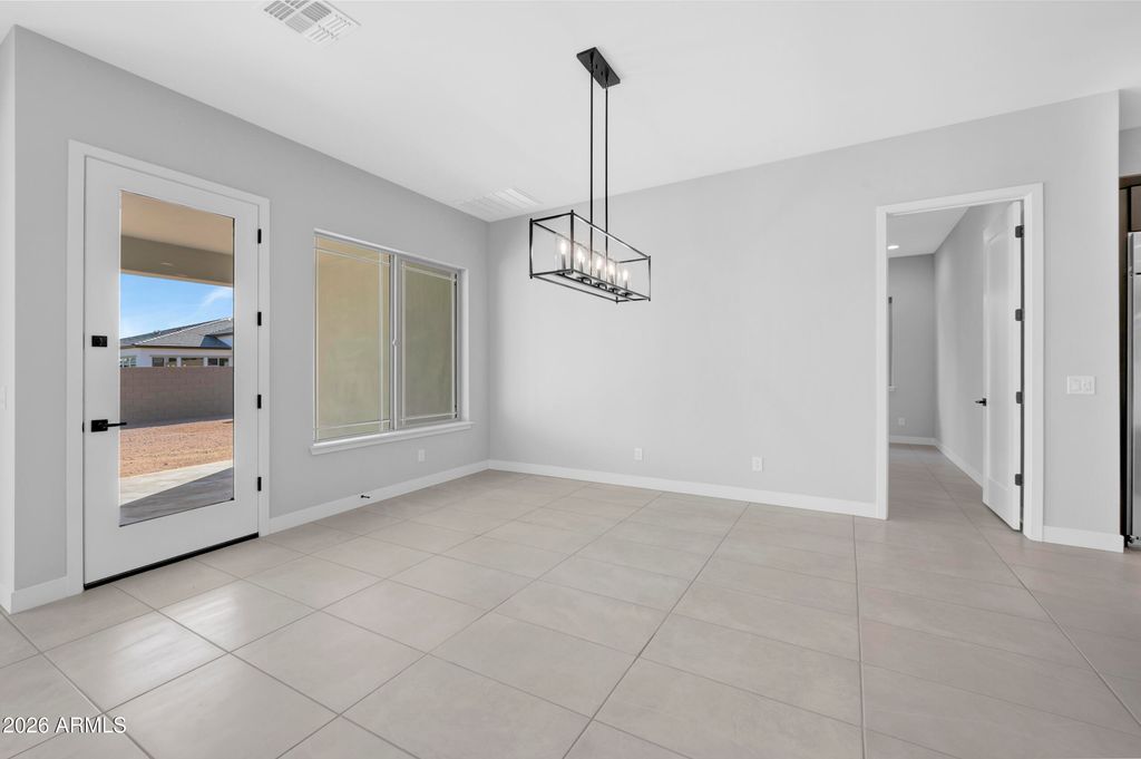 Image 7 of property listing at 20813 W MONTEBELLO Avenue, Buckeye, AZ 85396