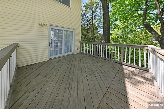 33 Parkway, Maywood, NJ 07607