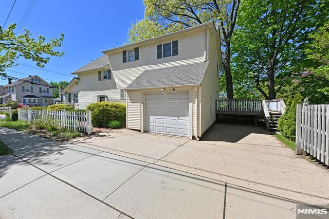 33 Parkway, Maywood, NJ 07607