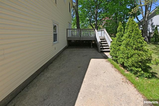 33 Parkway, Maywood, NJ 07607