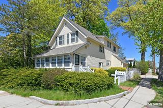 33 Parkway, Maywood, NJ 07607