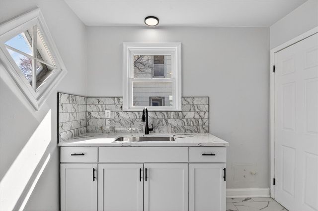 8449 Penrod Street, Detroit, MI 48228