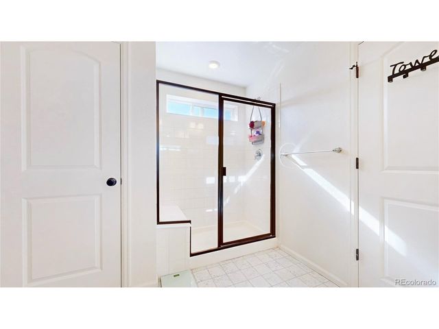 27584 E 6th Dr, Aurora, CO 80018