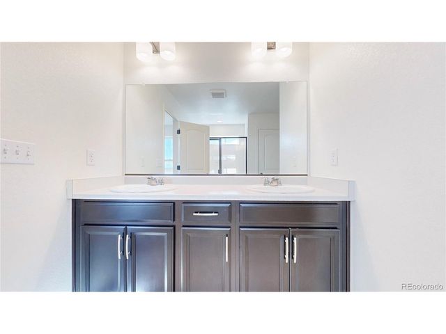 27584 E 6th Dr, Aurora, CO 80018