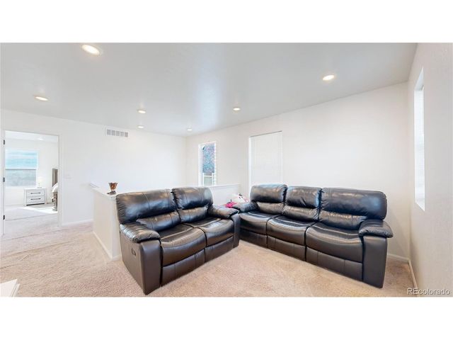 27584 E 6th Dr, Aurora, CO 80018