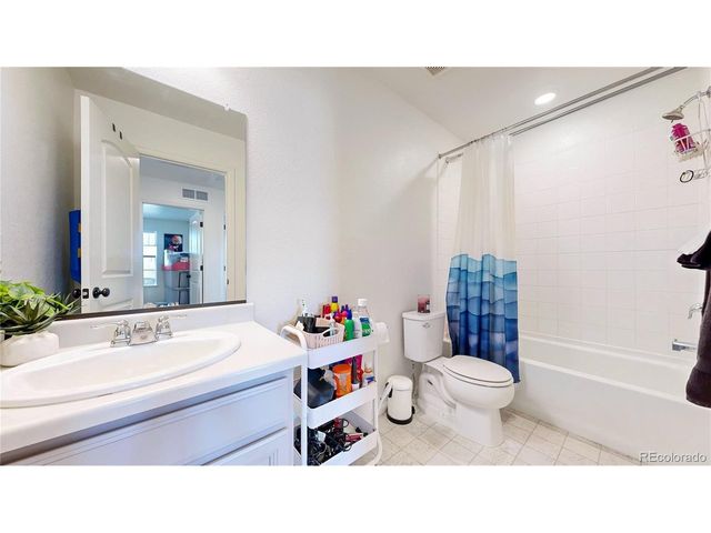 27584 E 6th Dr, Aurora, CO 80018