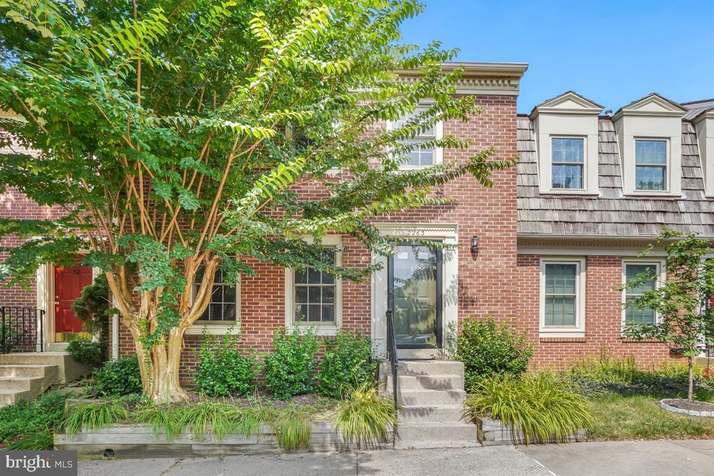 2263 IDYLWOOD STATION LN, Falls Church, VA 22043
