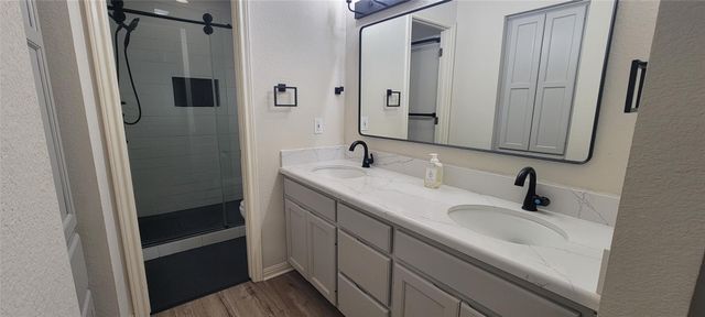 144 Koolua DR, Bastrop, TX 78602