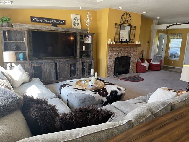 6404 LOOKINGGLASS Rd, Roseburg, OR 97471