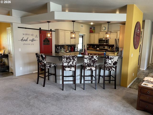 6404 LOOKINGGLASS Rd, Roseburg, OR 97471